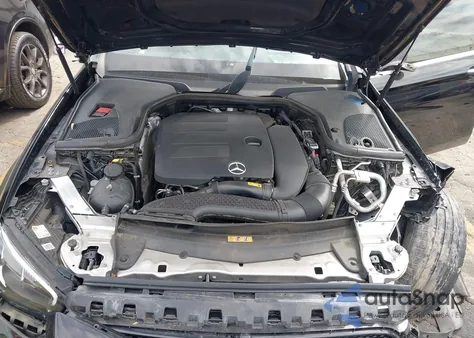 2022 Mercedes-Benz E 350 z USA, uszkodzony, nr VIN W1KZF8DB2NB097137